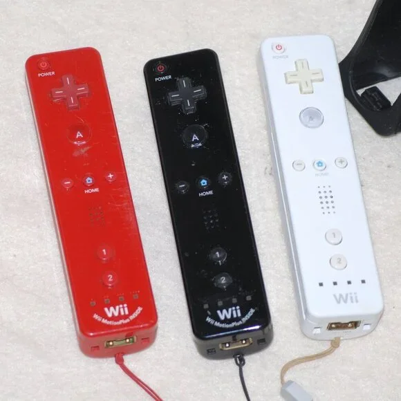 Lot Wii U Black Console Gamepad 3 Handheld Controllers Tested and Working! - Picture 8 of 14